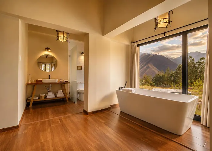 Sierra Sacred Valley Hotel